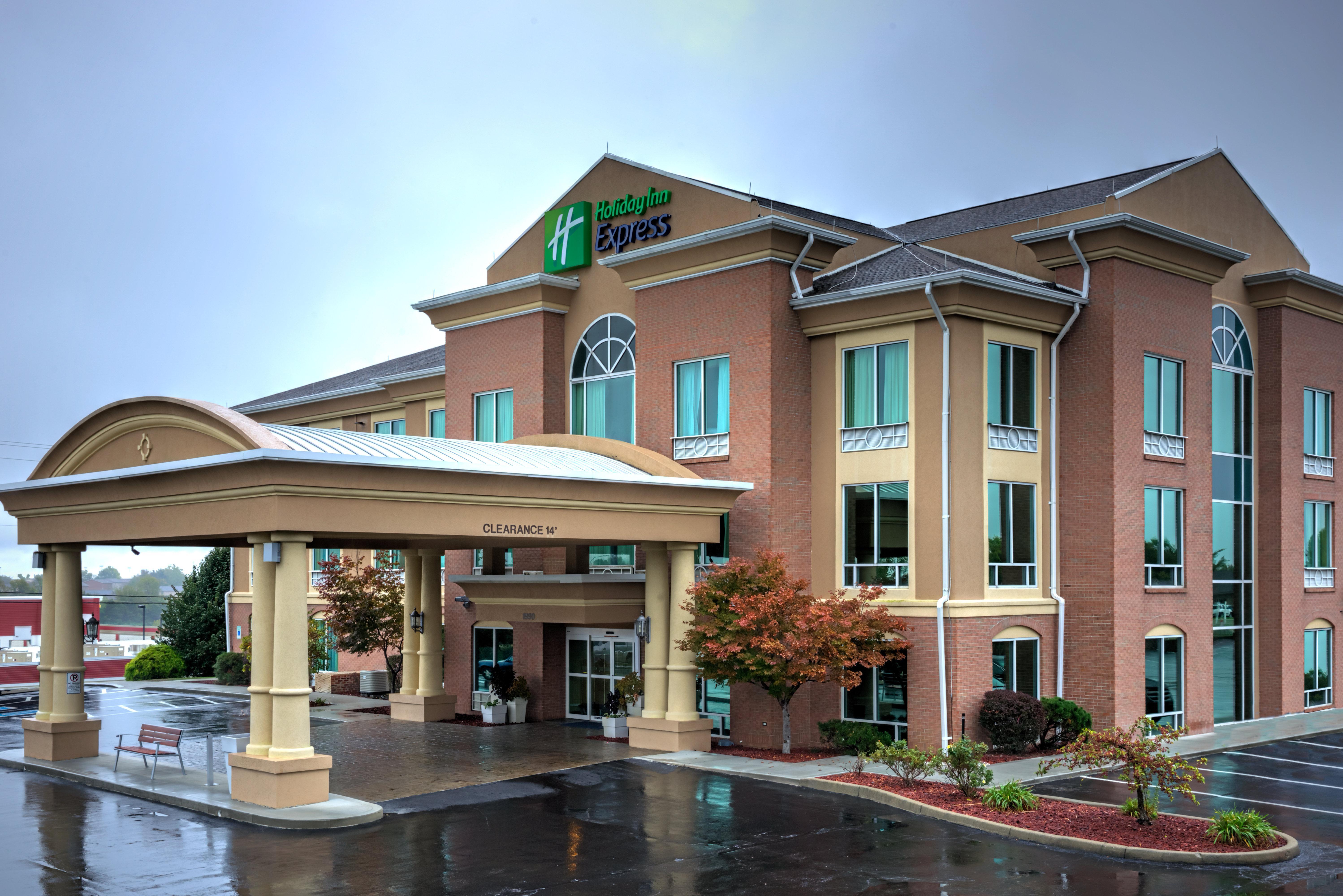 Holiday Inn Express Hotel & Suites Richmond By Ihg Экстерьер фото