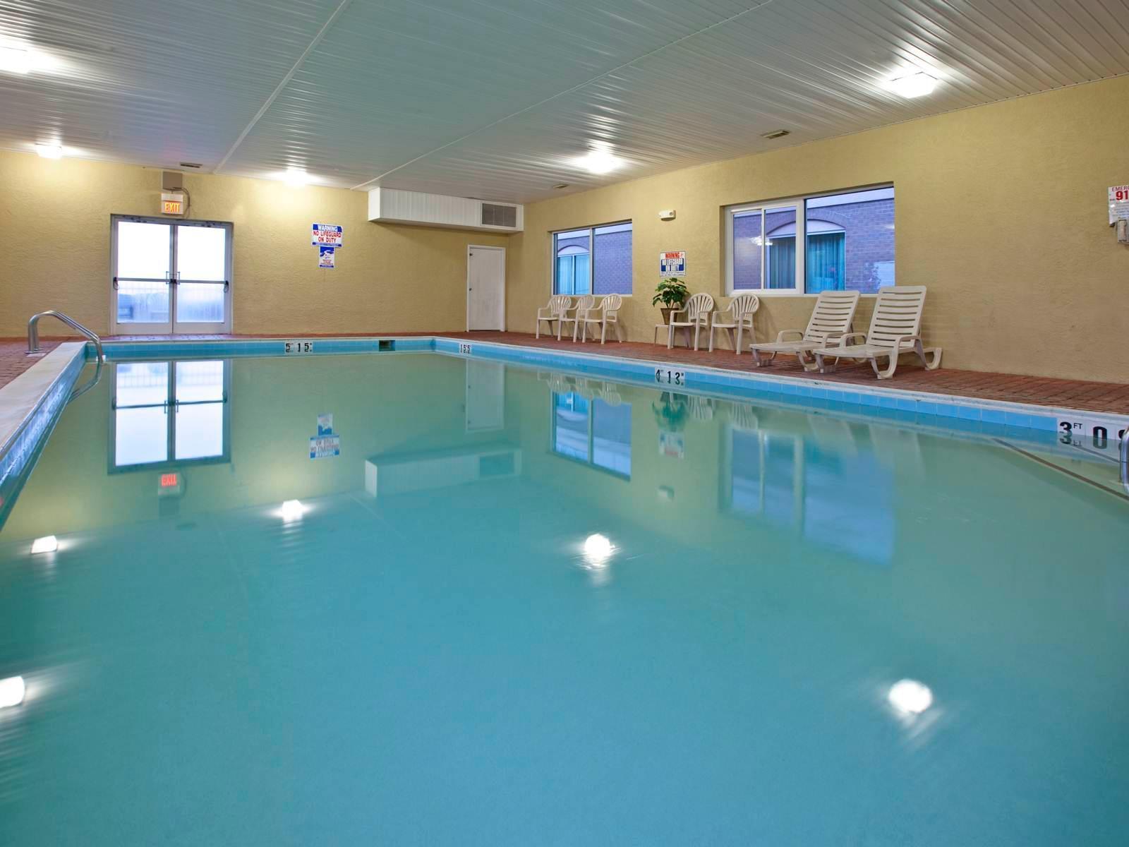 Holiday Inn Express Hotel & Suites Richmond By Ihg Экстерьер фото