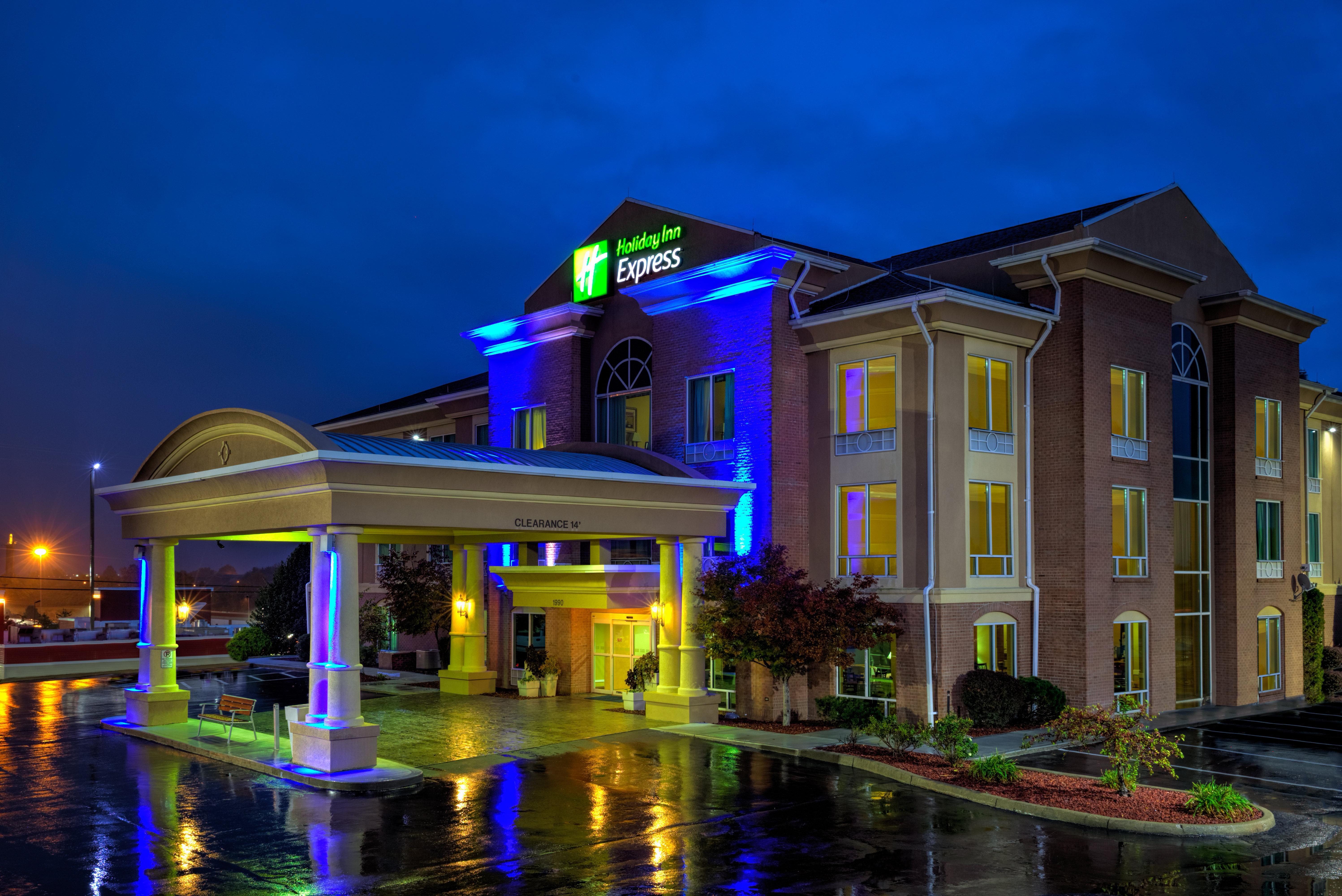 Holiday Inn Express Hotel & Suites Richmond By Ihg Экстерьер фото