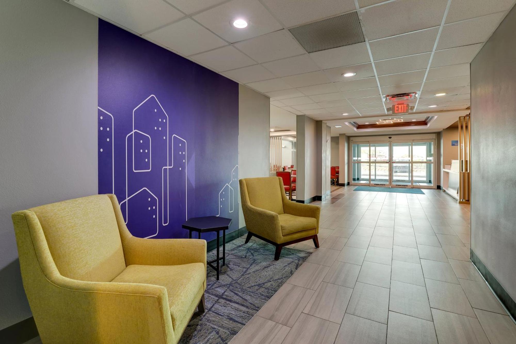 Holiday Inn Express Hotel & Suites Richmond By Ihg Экстерьер фото