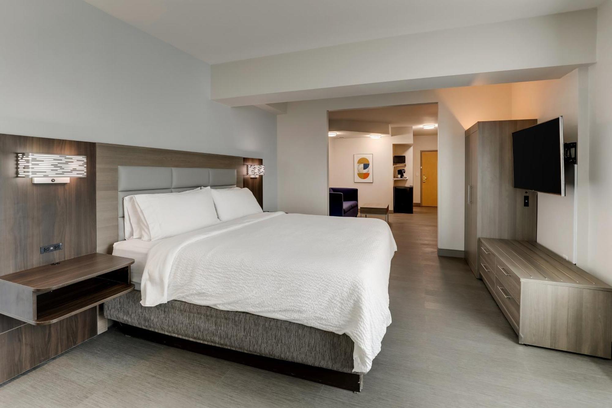 Holiday Inn Express Hotel & Suites Richmond By Ihg Экстерьер фото