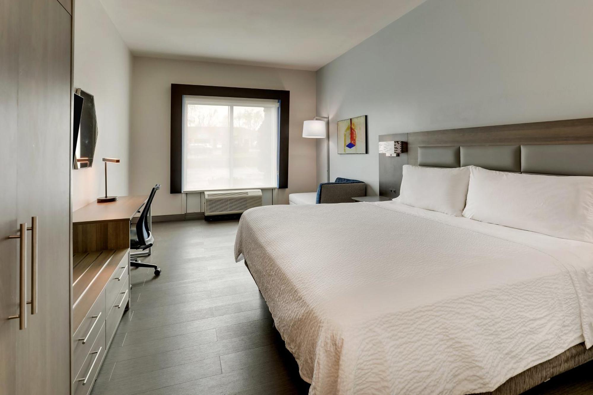 Holiday Inn Express Hotel & Suites Richmond By Ihg Экстерьер фото