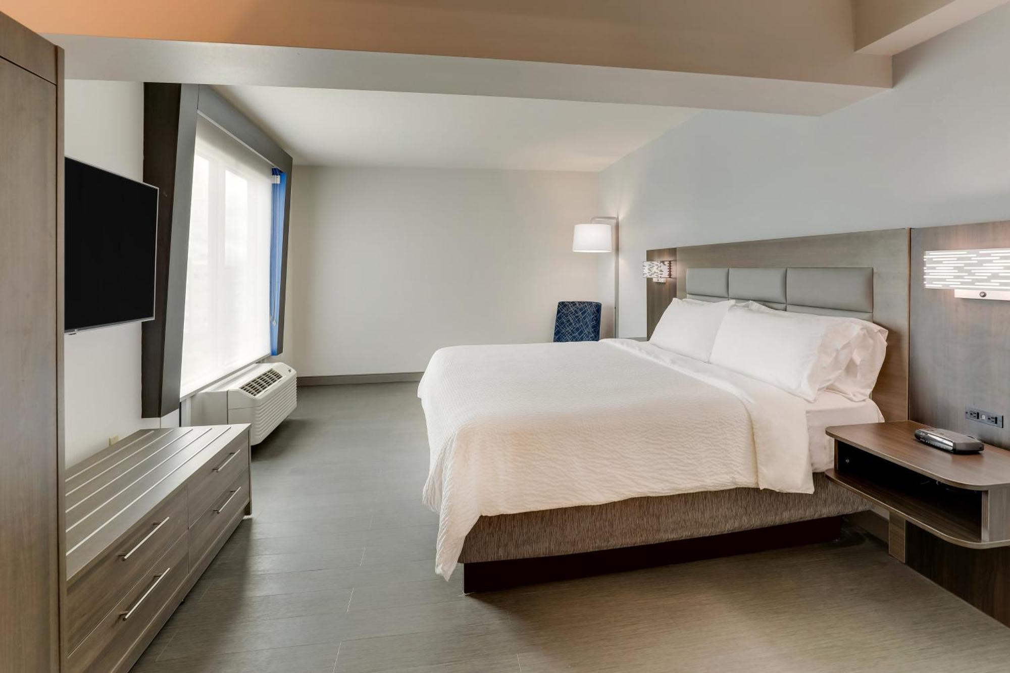 Holiday Inn Express Hotel & Suites Richmond By Ihg Экстерьер фото