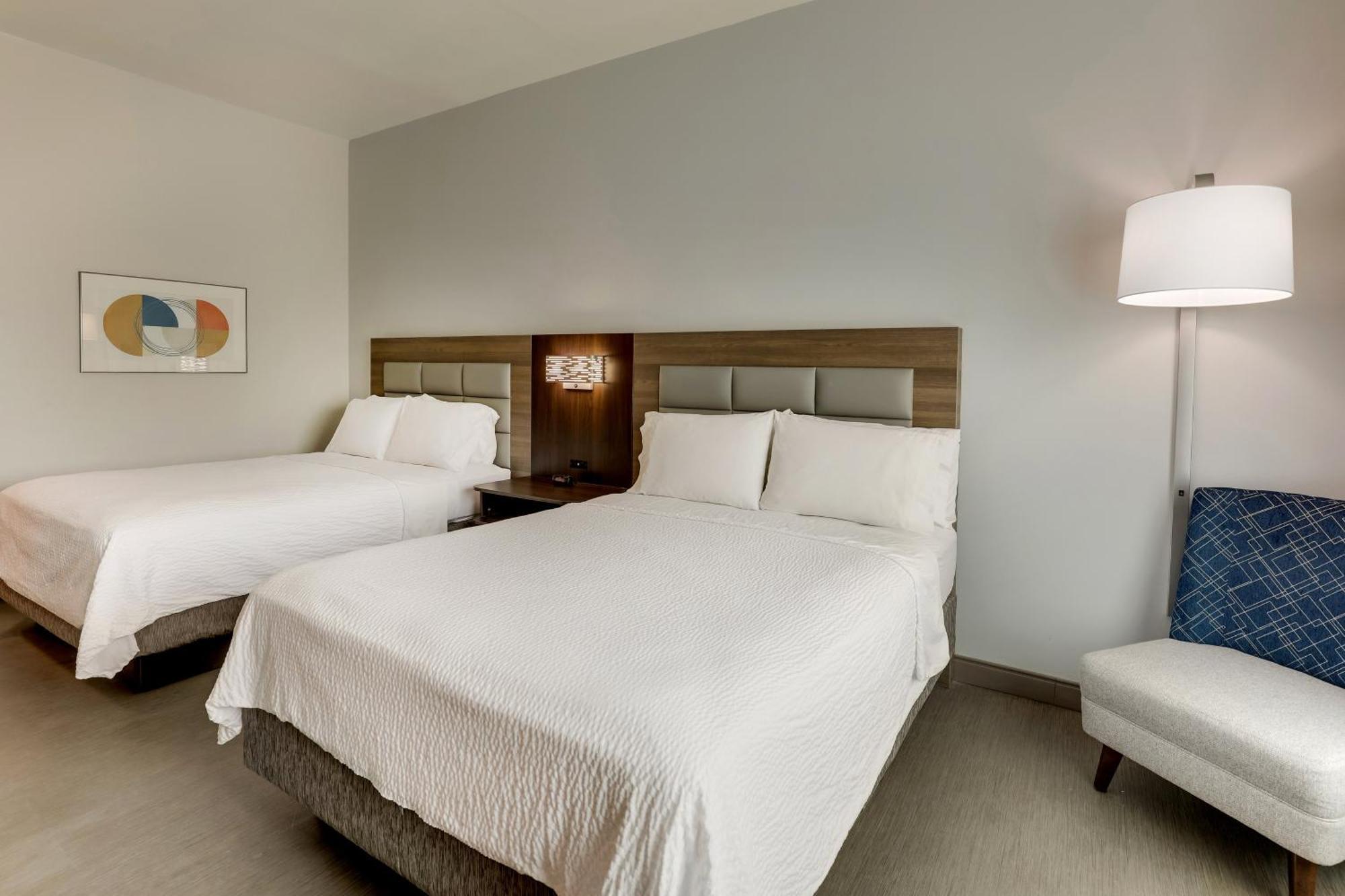 Holiday Inn Express Hotel & Suites Richmond By Ihg Экстерьер фото