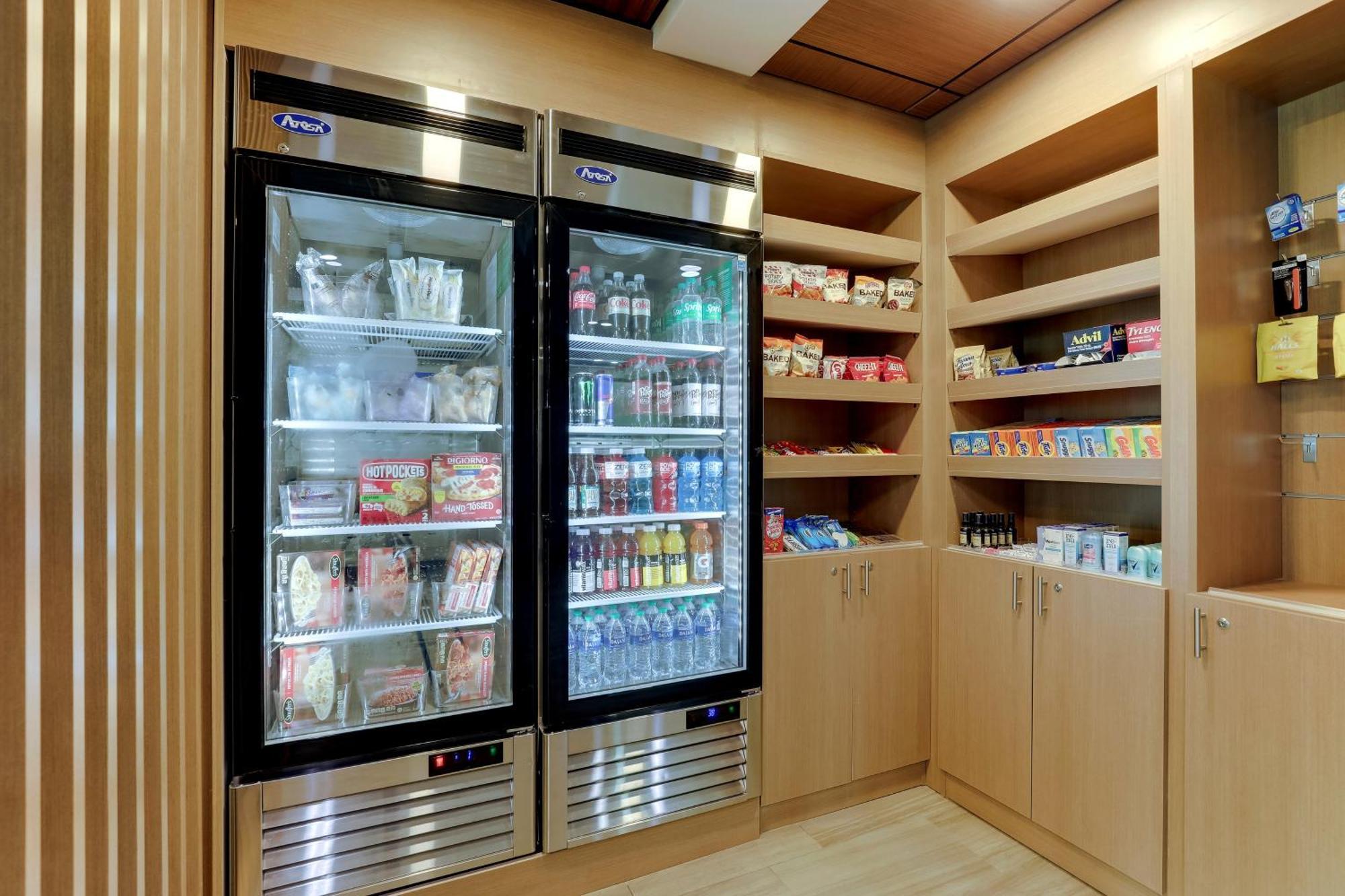 Holiday Inn Express Hotel & Suites Richmond By Ihg Экстерьер фото