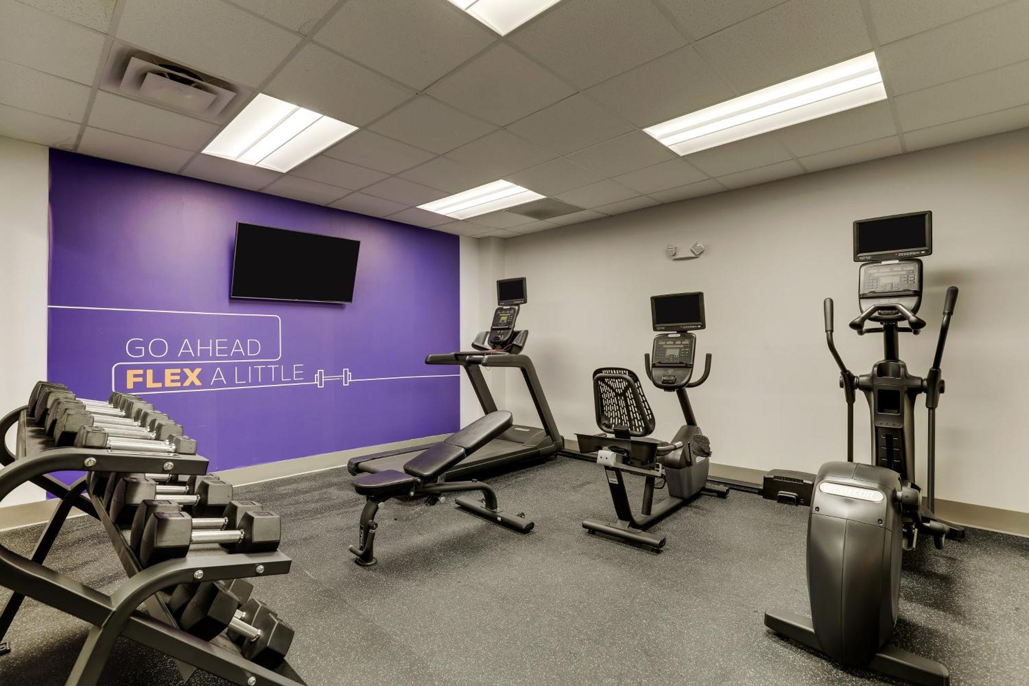 Holiday Inn Express Hotel & Suites Richmond By Ihg Экстерьер фото