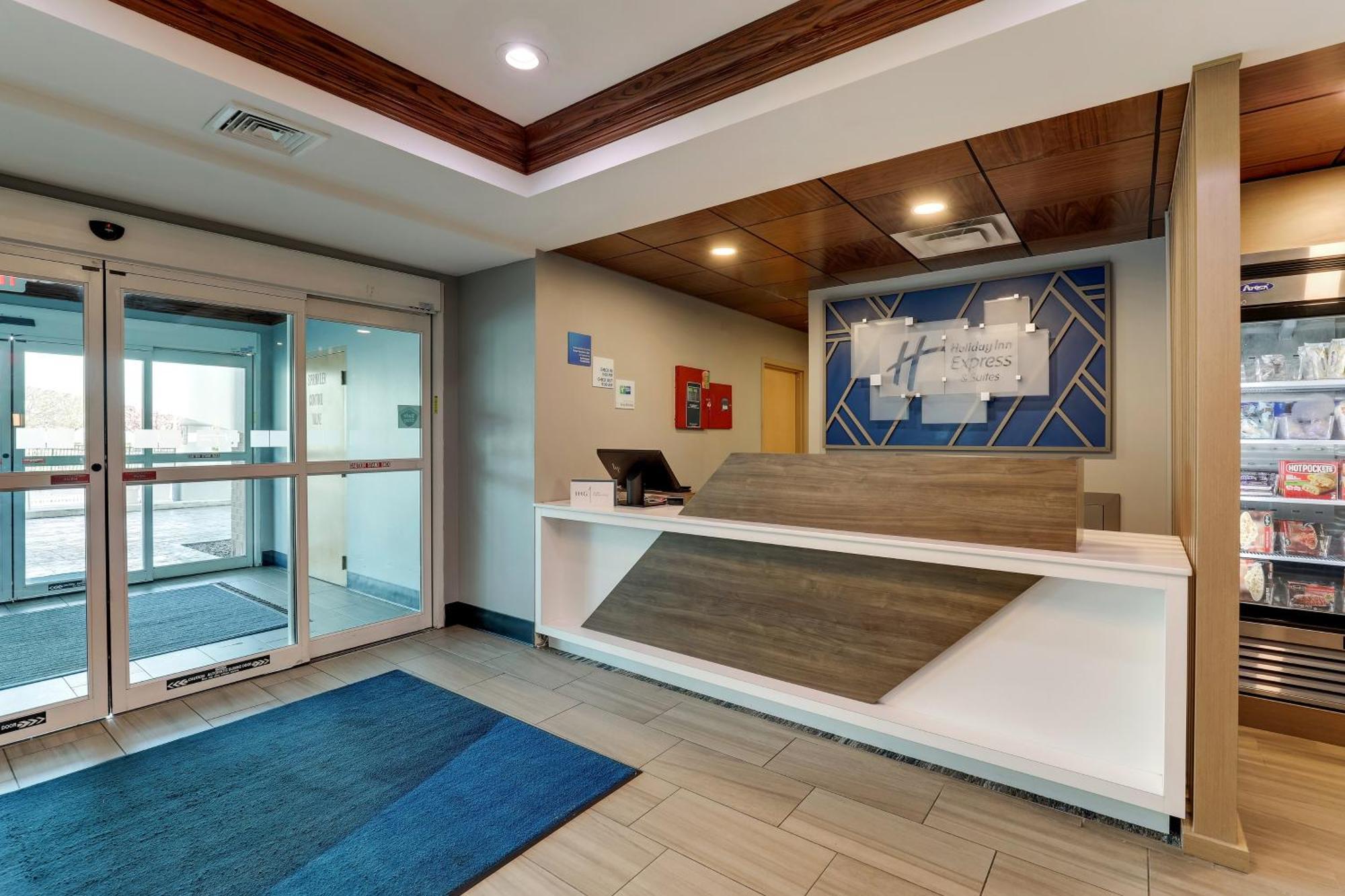 Holiday Inn Express Hotel & Suites Richmond By Ihg Экстерьер фото