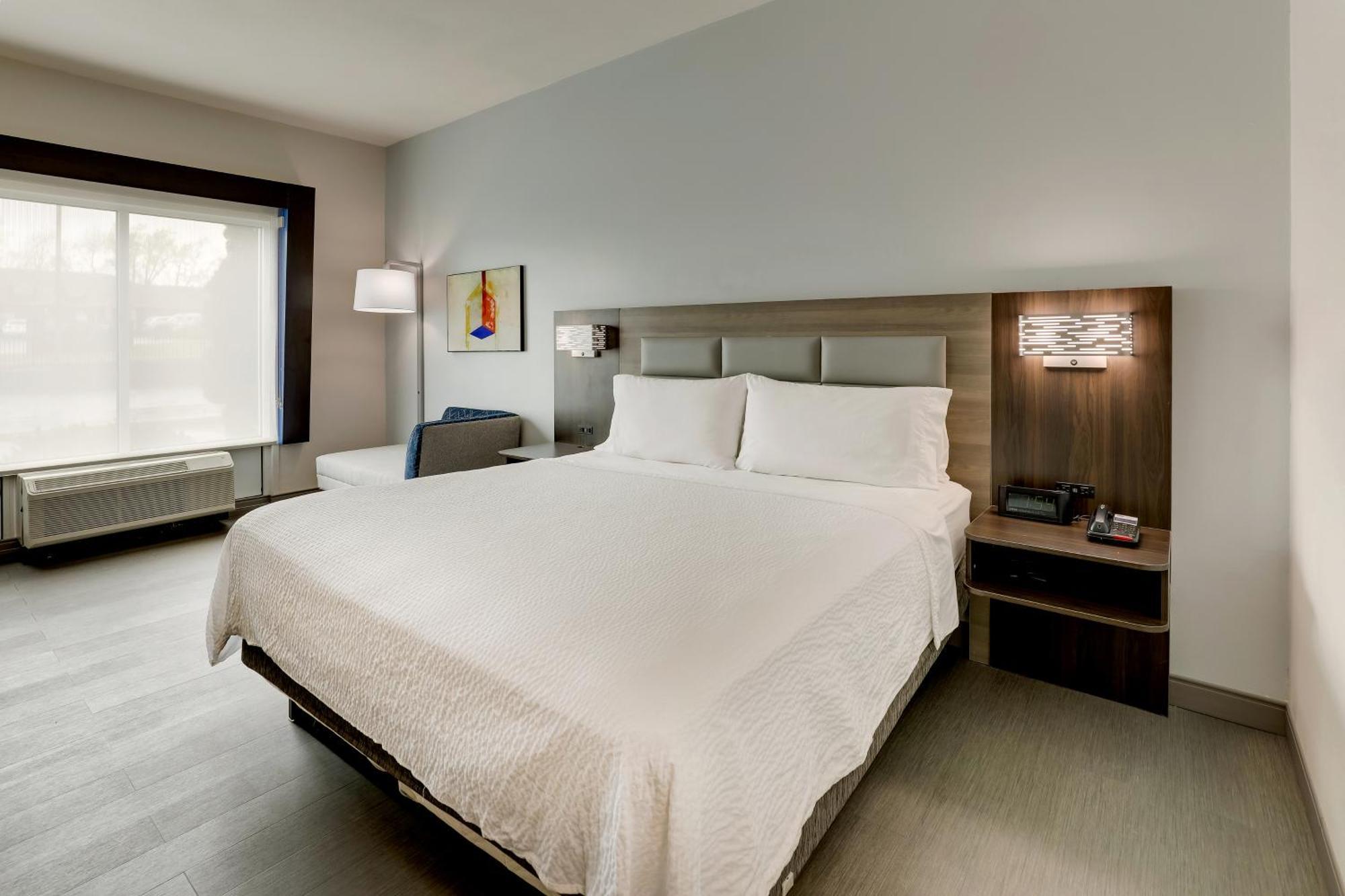 Holiday Inn Express Hotel & Suites Richmond By Ihg Экстерьер фото