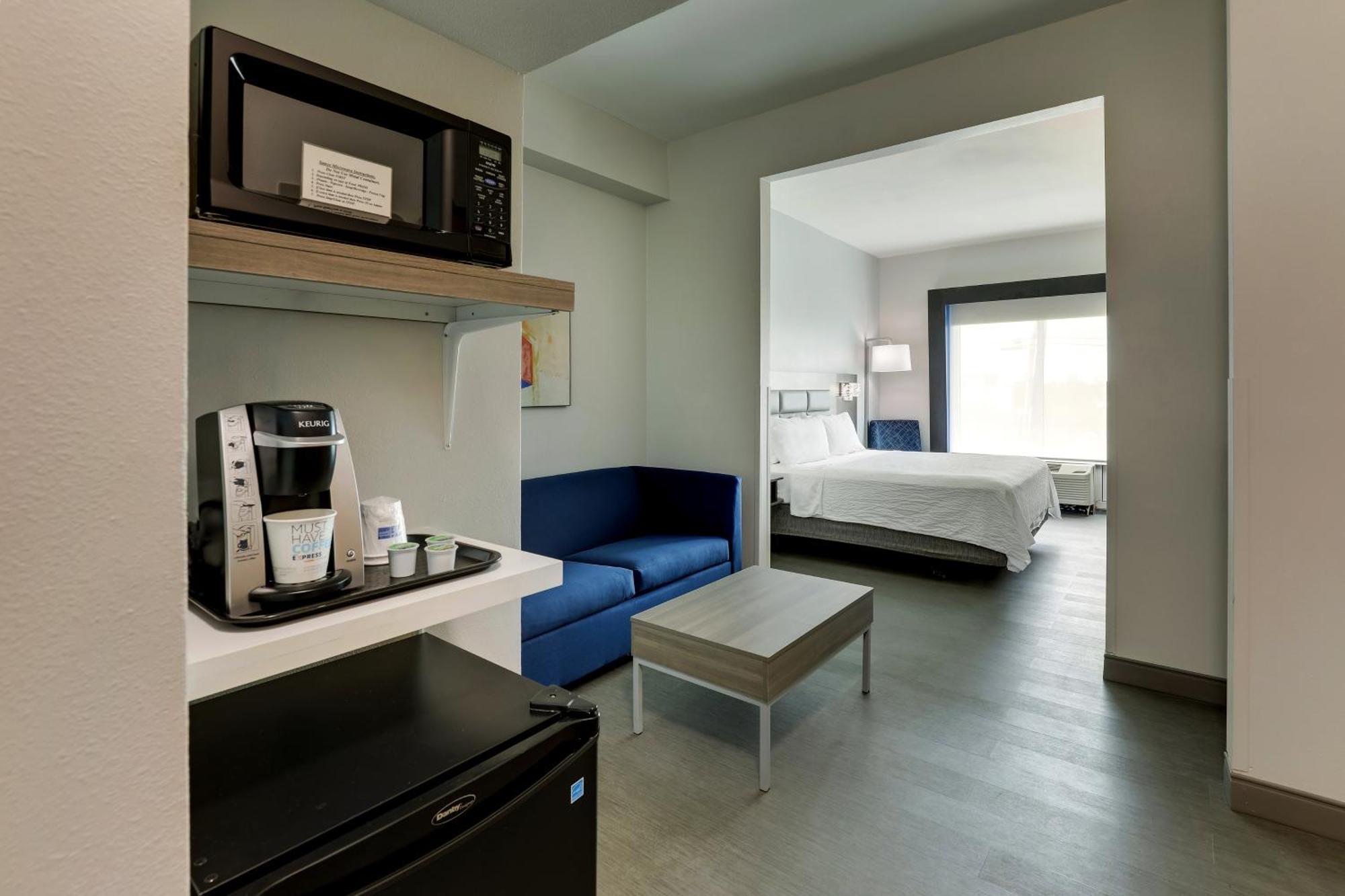 Holiday Inn Express Hotel & Suites Richmond By Ihg Экстерьер фото