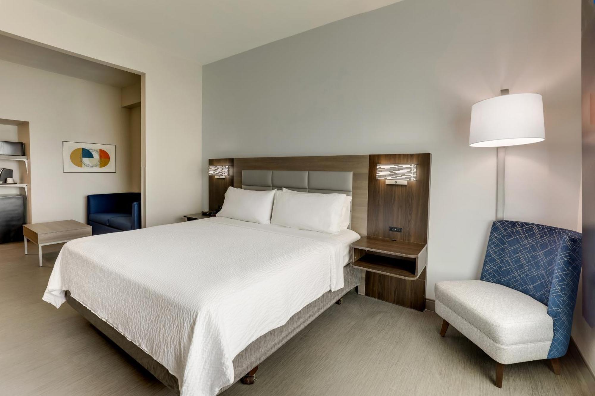 Holiday Inn Express Hotel & Suites Richmond By Ihg Экстерьер фото