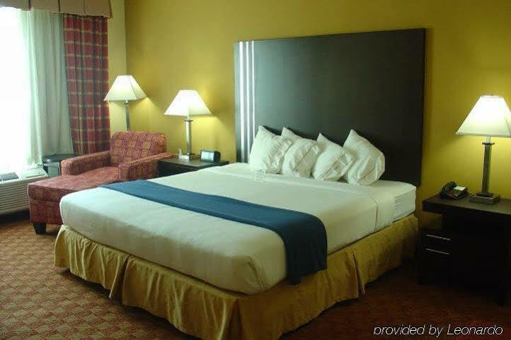 Holiday Inn Express Hotel & Suites Richmond By Ihg Экстерьер фото