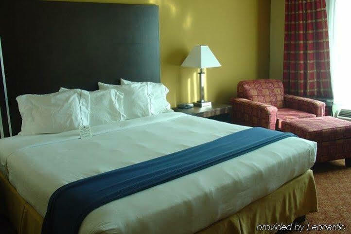 Holiday Inn Express Hotel & Suites Richmond By Ihg Экстерьер фото